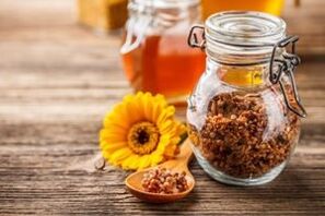 Propolis against toenail fungus